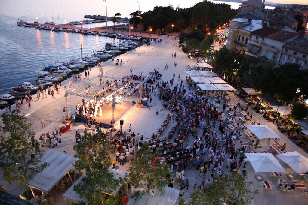 Apartmani Totic Crikvenica Exterior foto